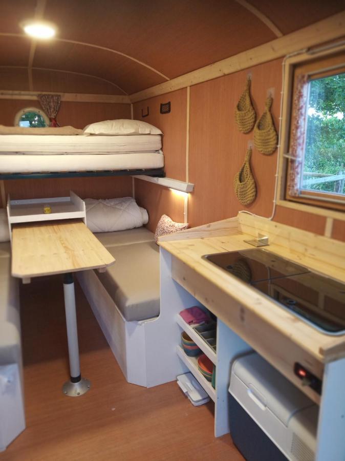 Veritable Roulotte Hippomobile "La Bailleul" Mentheville Екстериор снимка